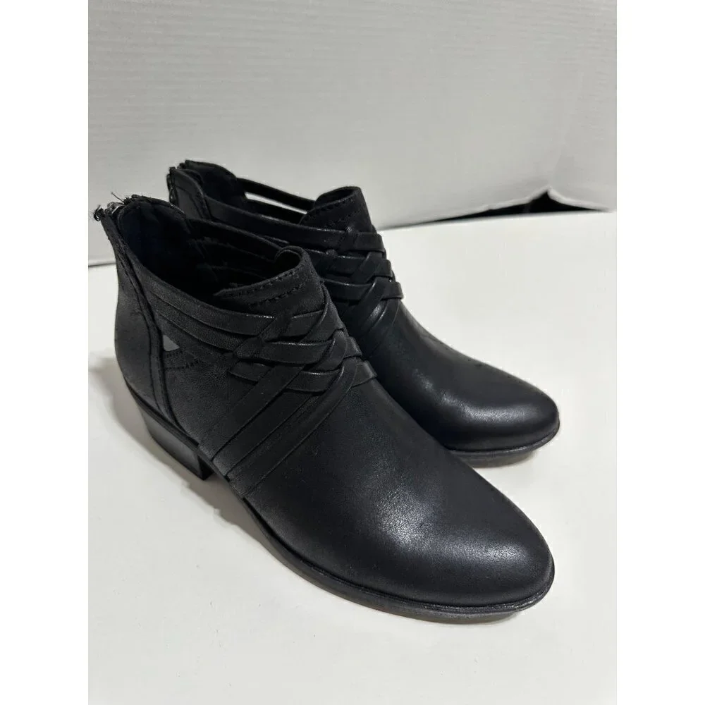 BareTraps black goldie Ankle boots Criss Cross Boho zip up size 6 NWOT